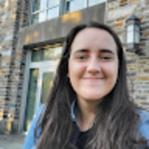 Meet your Posher, Caitlin